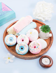 Blueberry & Cranberry Donut Bath Bombs - 65g Each (Pack of 4) | Natural Handcrafted Aromatic Fragrance | Relaxing Bubble Bath Experience | Ideal Gift for Kids, Men & Women