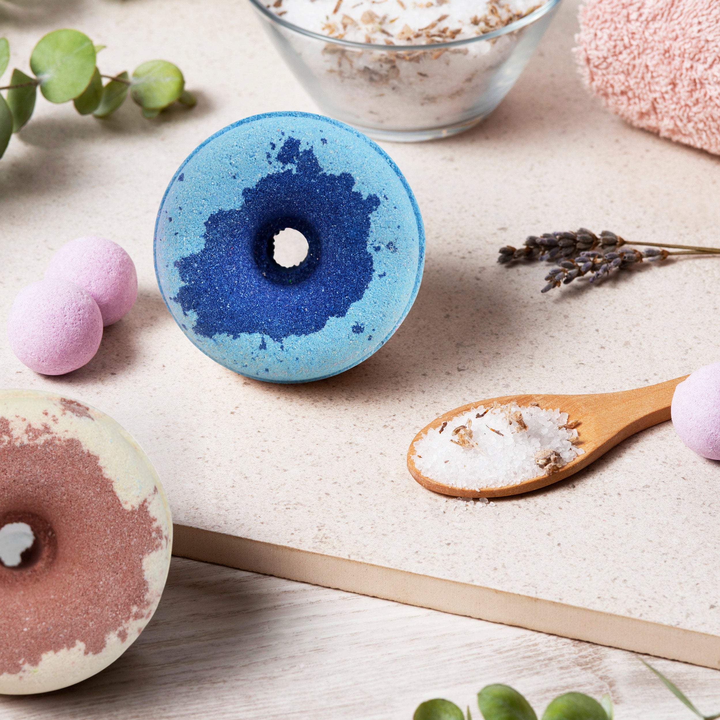 Donuts  bath bombs with aqua, rose, lavender and vanilla fregrances(65 gram each)