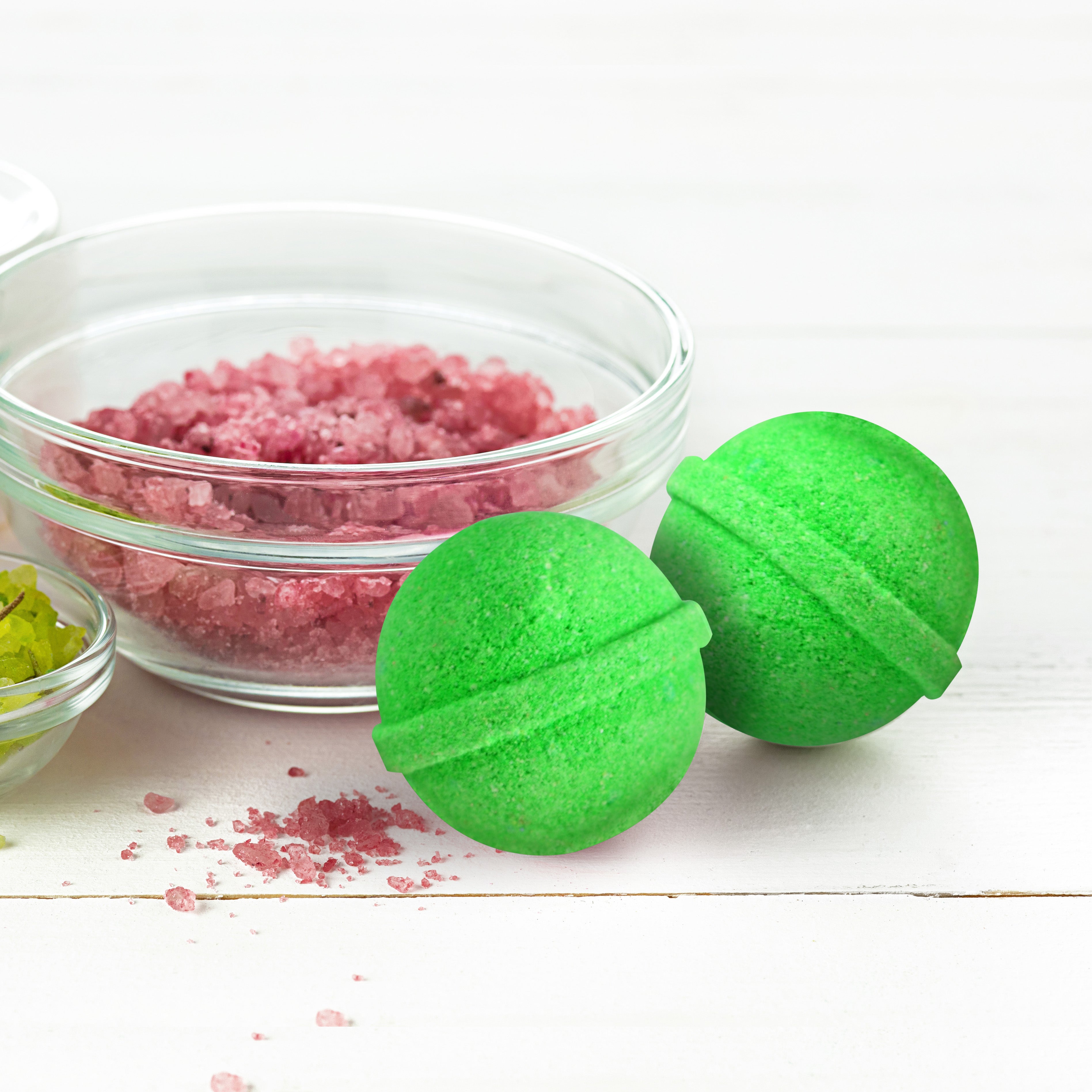 Pastel parrot green lemongrass mini bath bombs pack of 15 (10grams each)